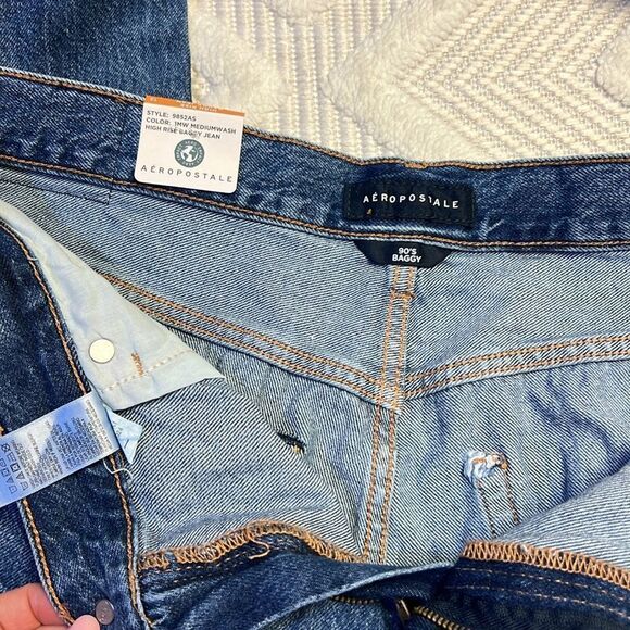 AERO - High Rise Baggy 90’s Jean - Picture 4 of 6